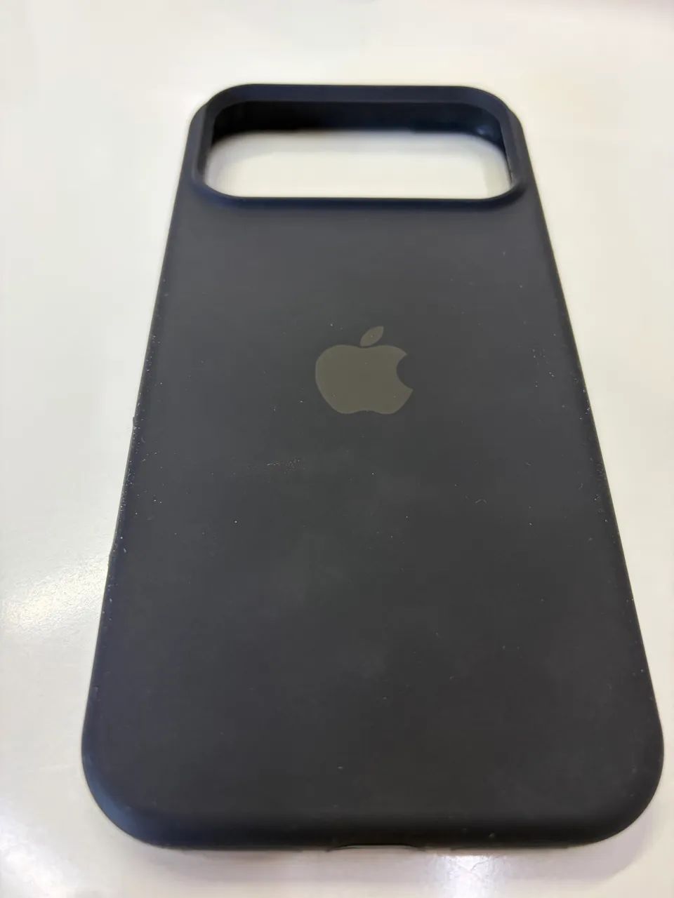 Capa de silicone para iPhone 17 Pro Max - Preto com película 3D de brinde