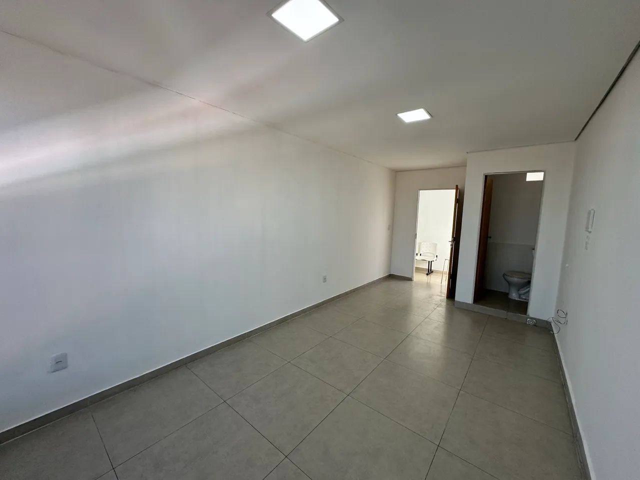 alugo sala comercial no centro de Ocidental - Foto 2