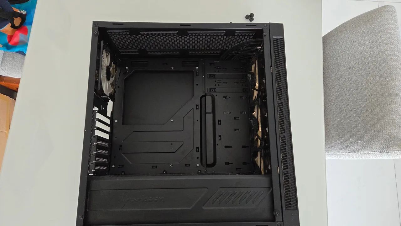 Gabinete /CPU Sharkoon TG5 com lateral em vidro - Foto 2