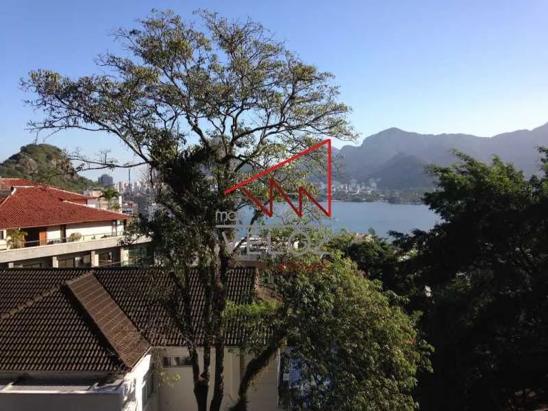 Casa de rua - Linear / Residencial / Lagoa
