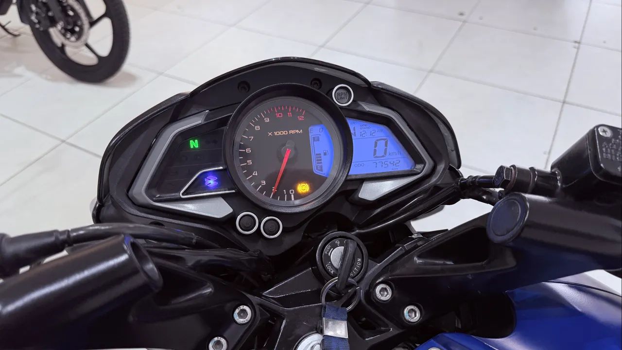 Bajaj Dominar 200 - Foto 3