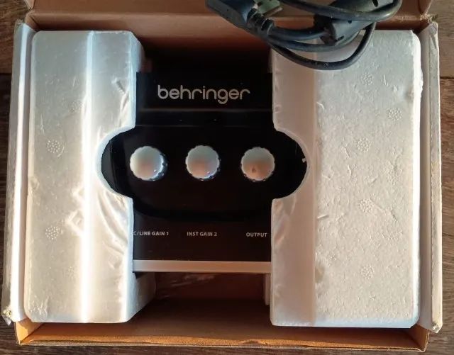Interface de Áudio Behringer UM2  - Foto 4