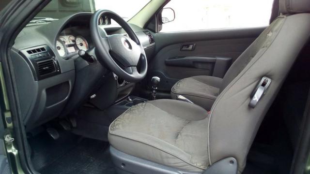 Fiat Strada Adventure 1.8 Manual 2 Portas 2010 - Foto 6