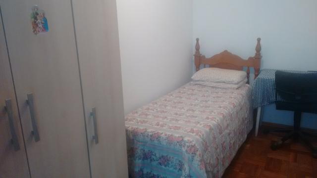 Aluga-se quarto na Rua Carlos Gomes