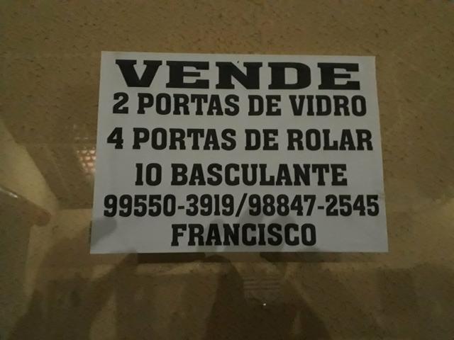 Vende-se 2 Portas de Vidro 4 Portas de Rolar 10 Basculante