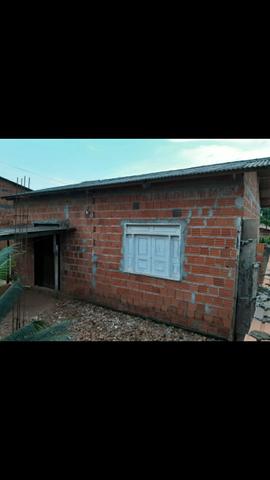 Alugo casa