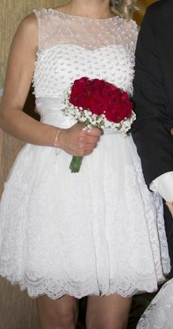 Vestido de noiva e sapato