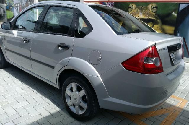 Fiesta Sedan 1.0 Class Completo Impecável BX Km "Impecável" - Foto 13