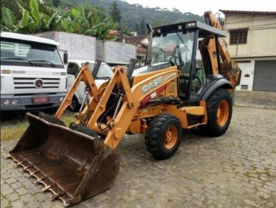 Retroescavadeira Case