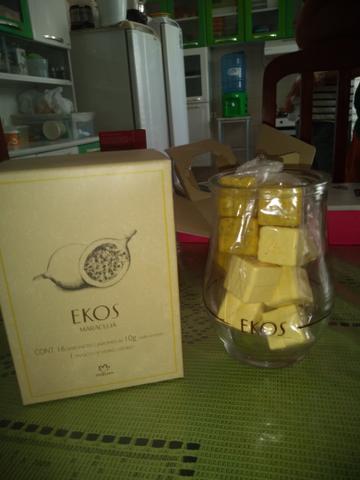 Lindo vidro com 16 mini sabonete maracujá - Foto 2