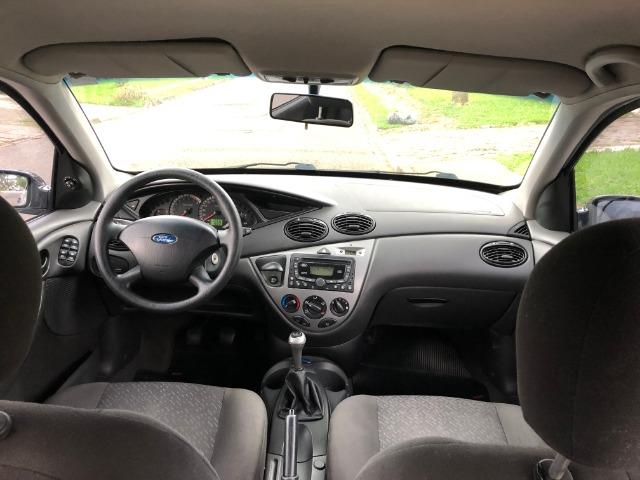 Ford Focus Hatch GLX 2.0 em excelente estado, segundo dono - Foto 9