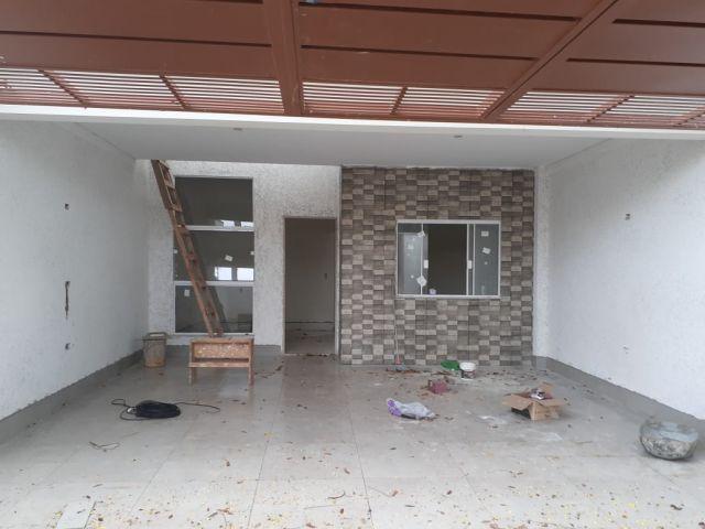 8042 | Casa à venda com 3 quartos em JD MONTE REY, MARINGÁ
