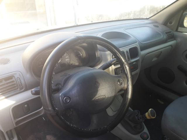 Clio Sedan 16v 1.0 4 portas (leia) - Foto 3