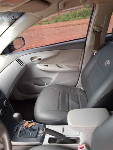 VENDO COROLLA , DISPENSO CURIOSOS