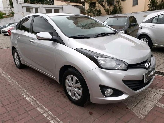 HYUNDAI HB20S 1.6 COMFORT PLUS 16V FLEX 4P AUTOMÁTICO