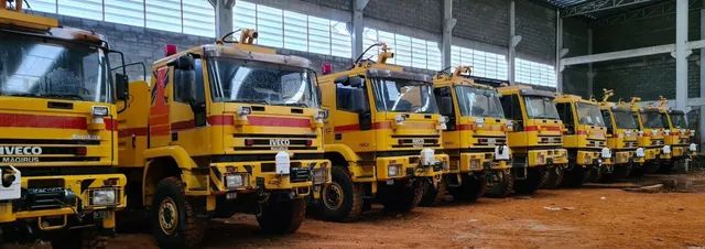 Iveco Magirus 4x4 combate a incêndio Bombeiro