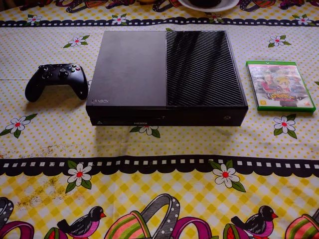 Xbox one com dois controles e um jogo - Videogames - Vila São Luiz,  Botucatu 1250197004