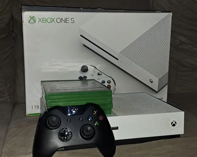 Xbox One S 500GB + Jogos - Videogames - Oswaldo Cruz, Rio de Janeiro  1239733565