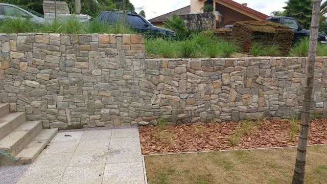 Colocação de Pedras moledo 