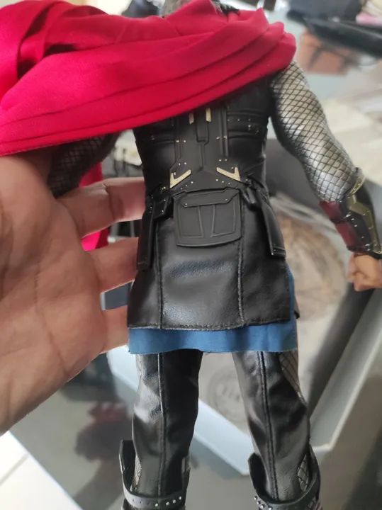 Hot Toys Marvel Disney Figura de Ação Thor - Hot Toys - The Dark