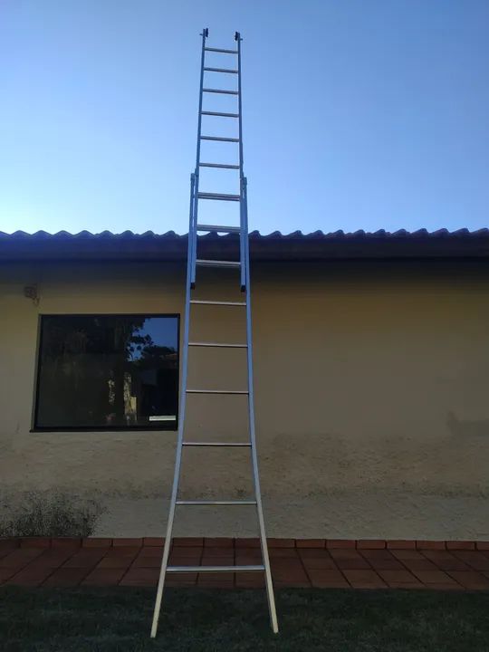 Escada de alumínio -18 degraus 4,5 m - Foto 2