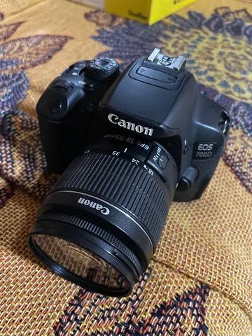 Câmera cânon EOS 700D