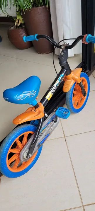 Bicicleta infantil Caloi Hotwheels - Foto 5