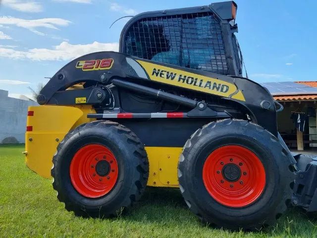 Mini Carregadeira L 218 Ano 2020 - Foto 4