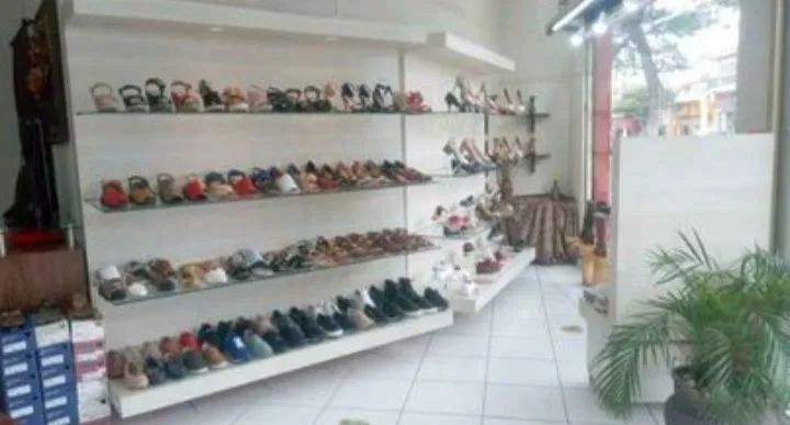 Expositor de vitrine  com bandejas e iluminação.  - Foto 3
