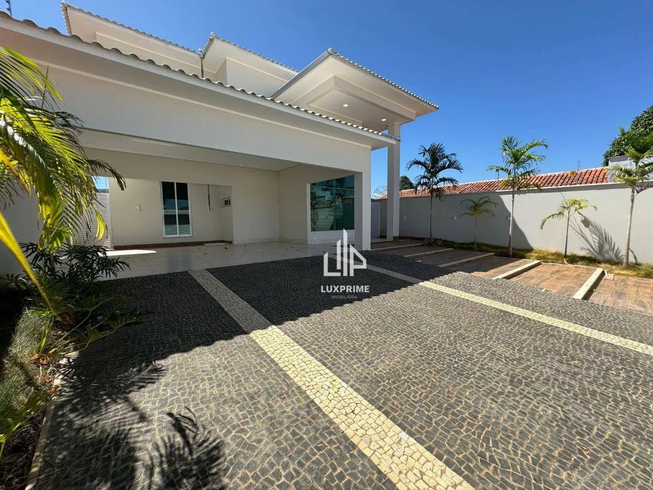Sobrado com 4 dormitórios à venda, 372 m² por R$ 2.500.000,00 - Centro - Paraíso do Tocant