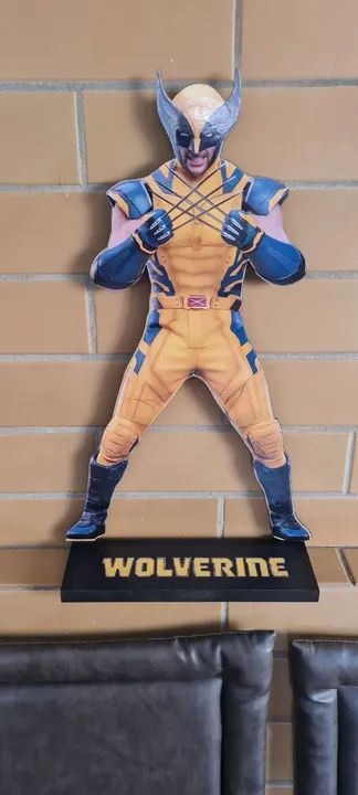 Totem wolverine 47cm altura por 25cm  - Foto 2