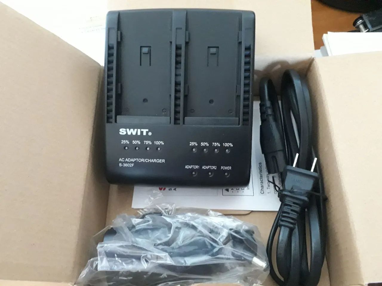 Carregador Swit p/ 2 Baterias Sony NPF 