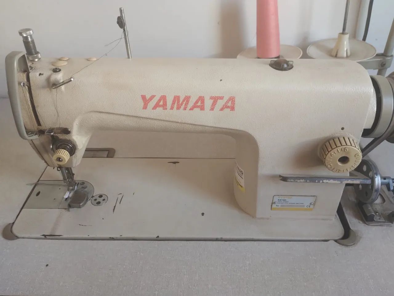 Máquina reta para costura 