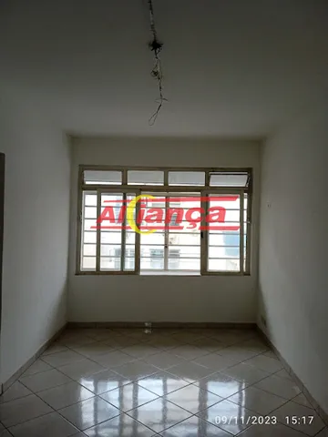 Sala comercial para alugar com 3 salas, 2 banheiros, 1 cozinha , Centro , Guarulhos por 3.