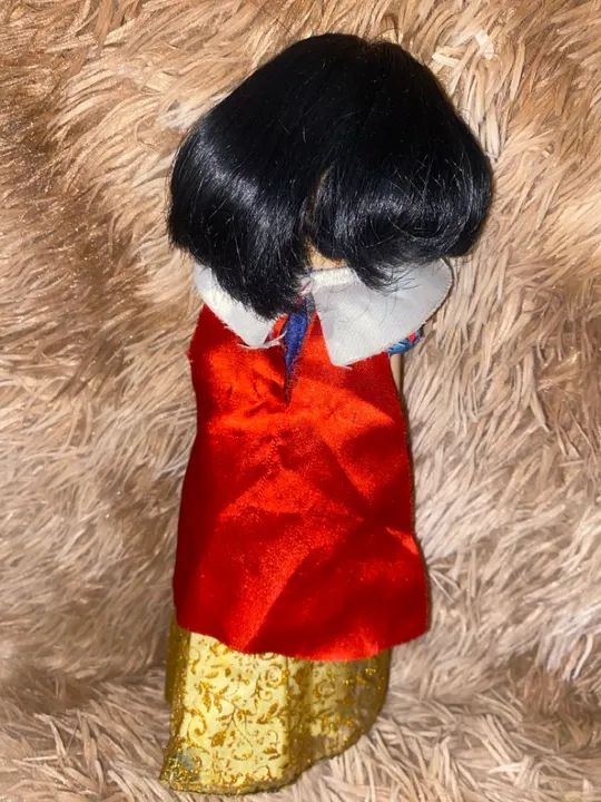 Boneca Branca De Neve Com Acessório Princesa Disney - Foto 2