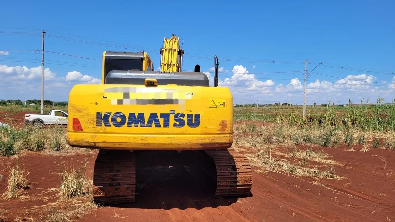 Vendo Escavadeira hidráulica marca komatsu modelo PC 210 ano 2020 - Foto 4