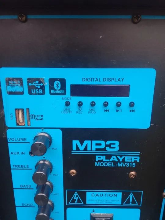 Caixa Master Voice Amplificada 15 Pol. Mv315 com Bateria  - Foto 3