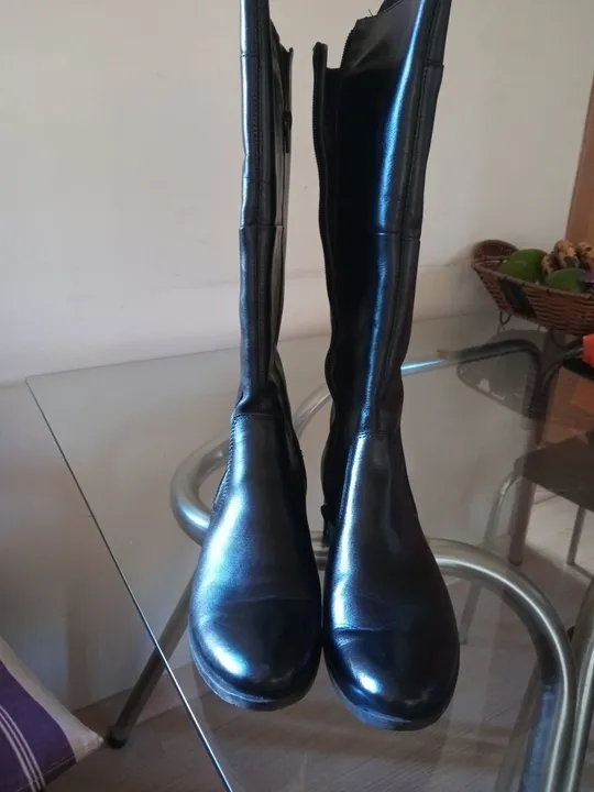 Vende se Bota Feminina Montaria de couro