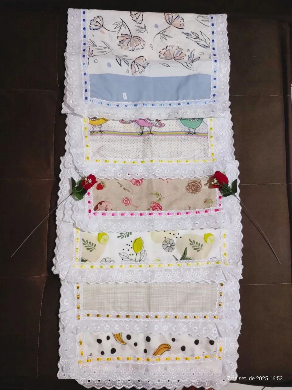Vendo Por R$ 60,00 Cada - Trilho de Mesa com diversas estampas diferentes com Bordado - Foto 3