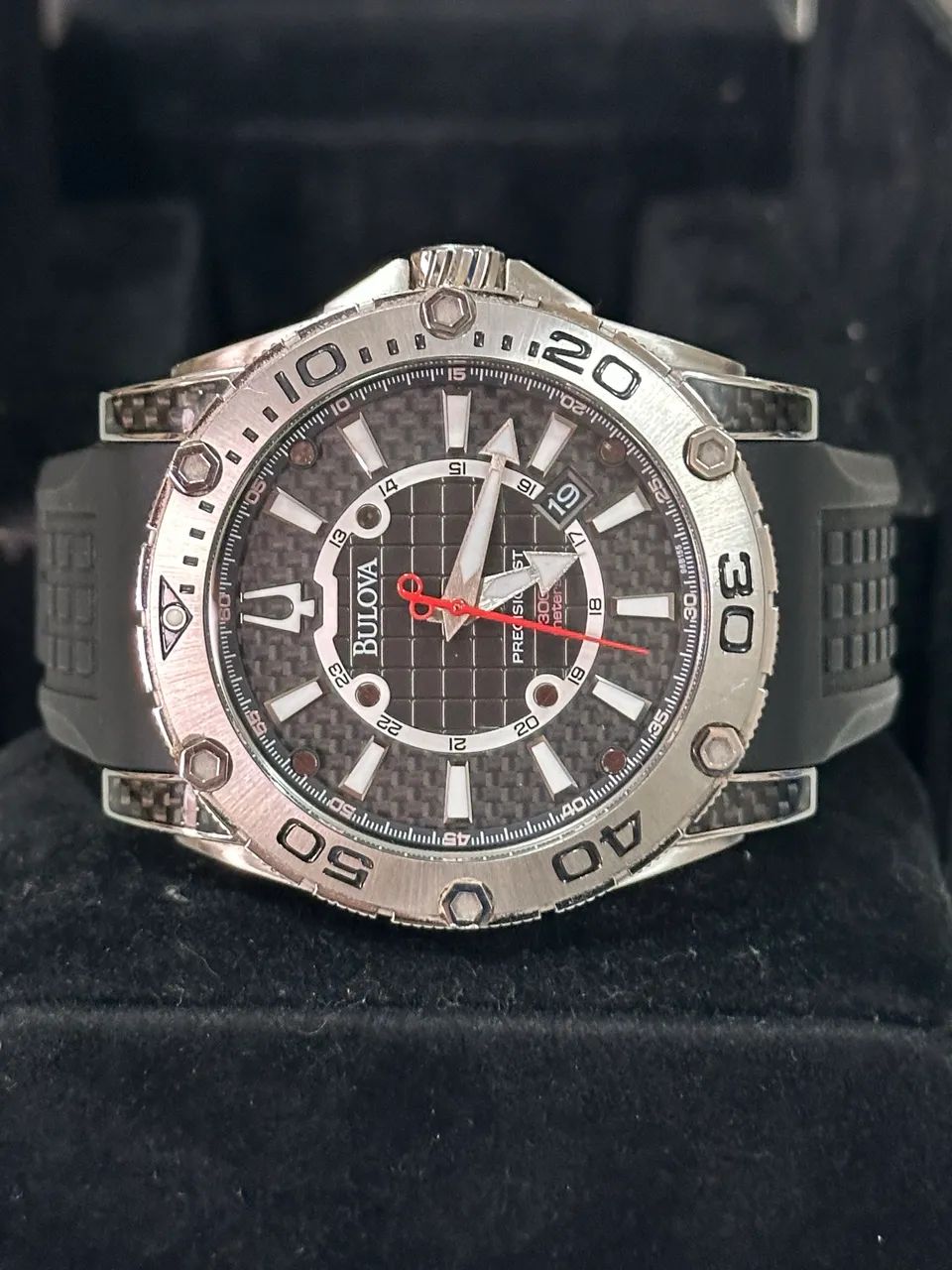 Relógio Bulova Precisionist preto carbono  - Foto 2