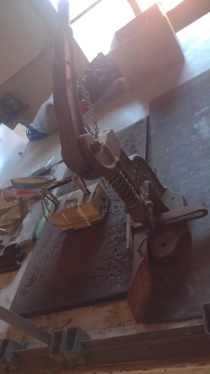 Máquina de ilhós e máquina de cortar cadarço