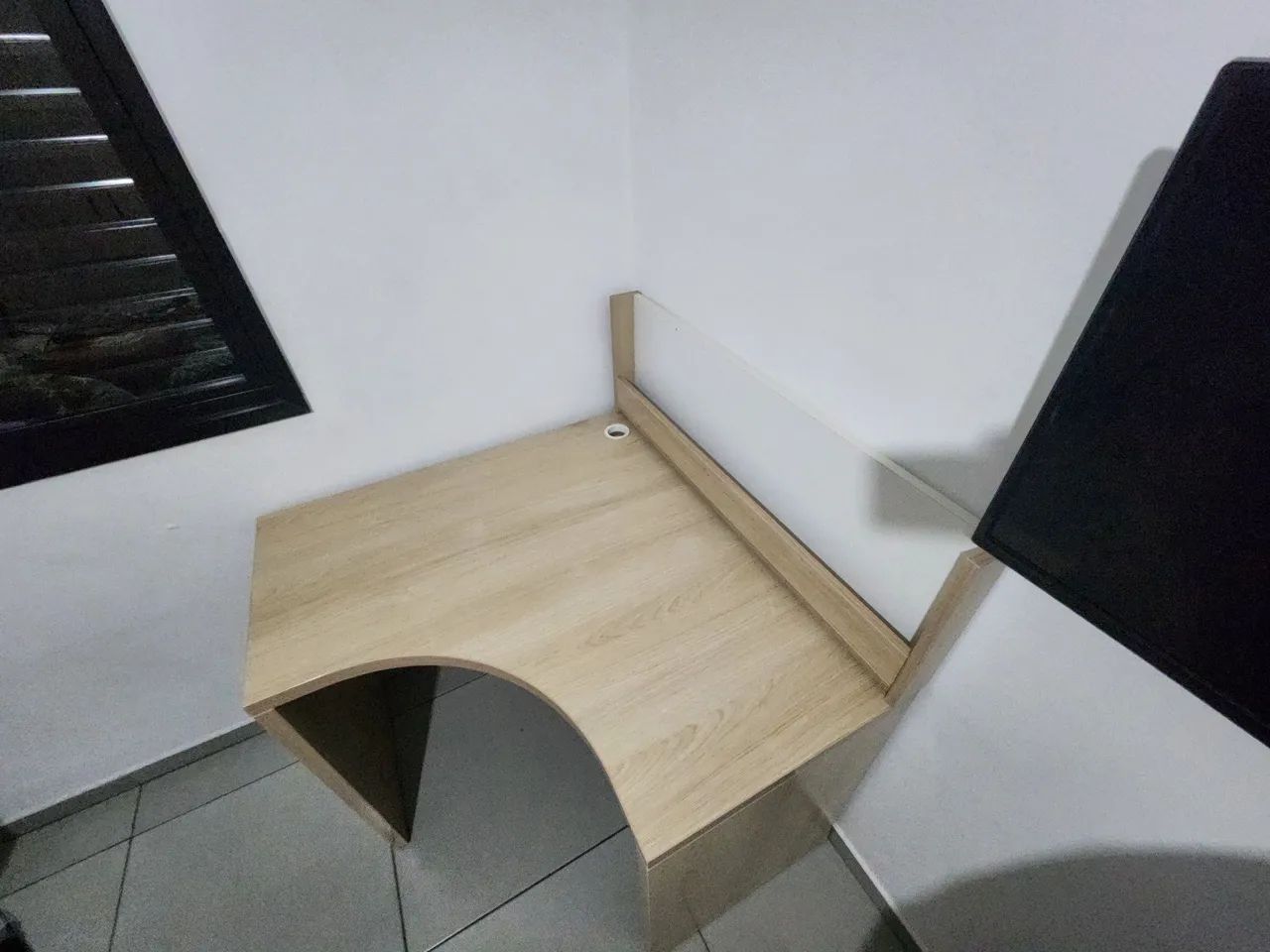 Mesa de Canto 1x1  Boss Tokstok 