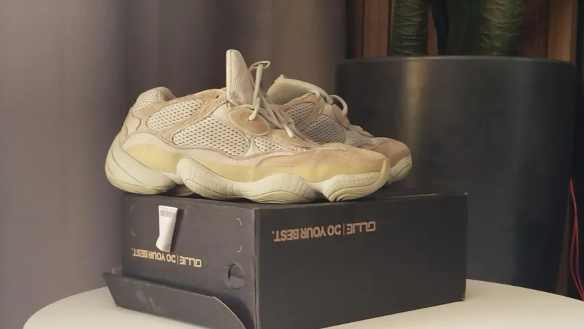 Vendo tênis Yeezy 500 Adidas,