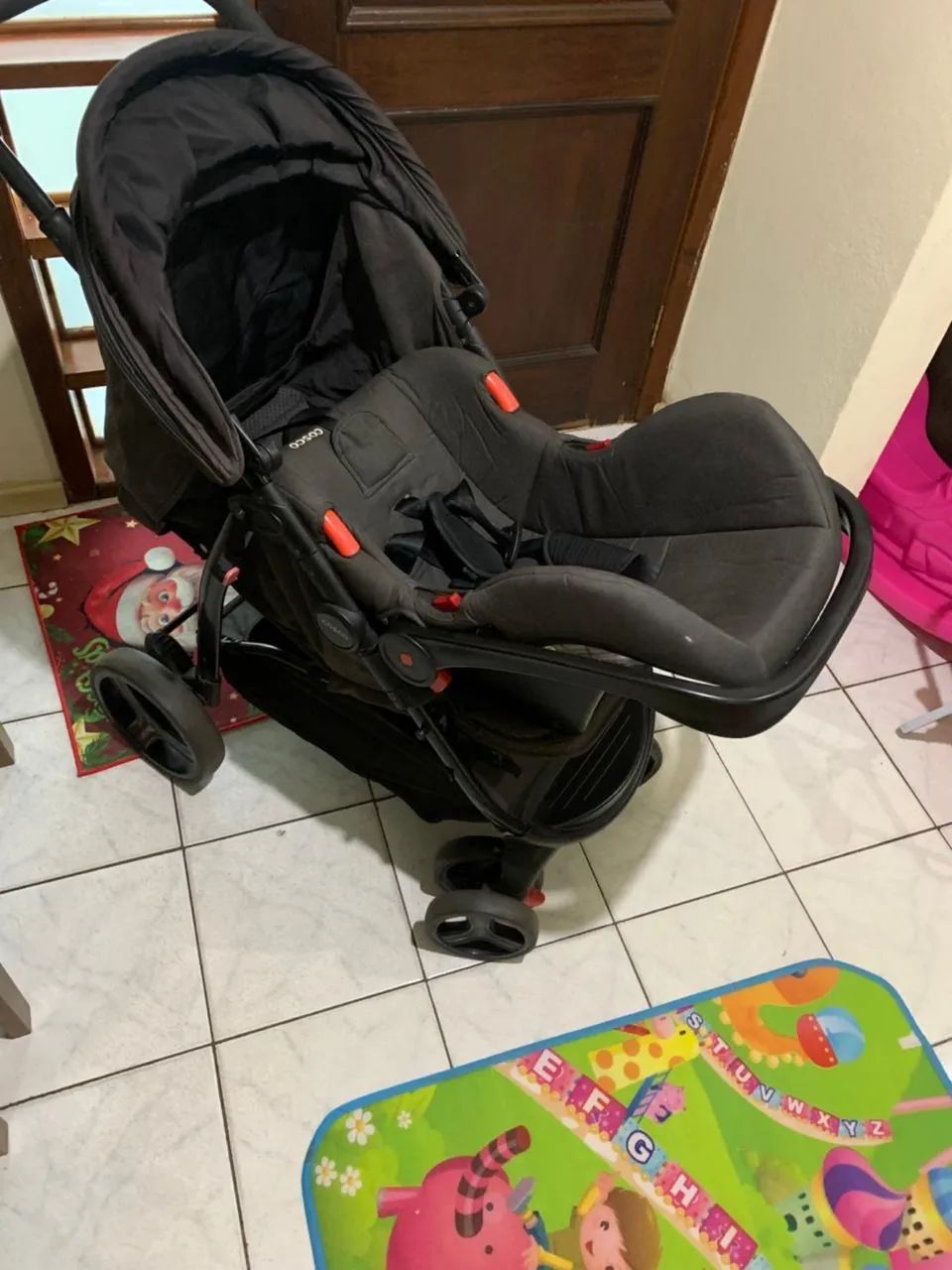 Carrinho de bebê com bebê conforto - Foto 5