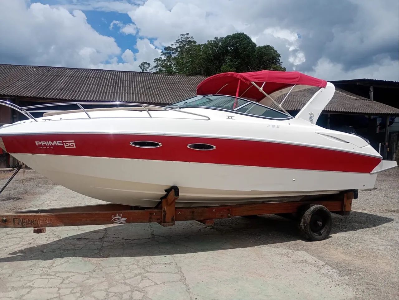 LANCHA VENTURA 26,5 PÉS ANO 2015 CABINADA