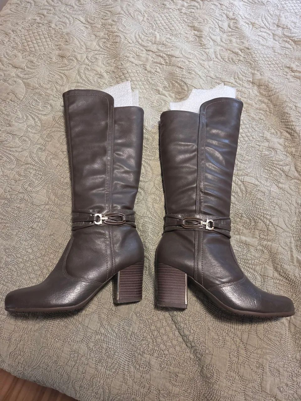 Botas Femininas Cano Alto - Marrom - Foto 2