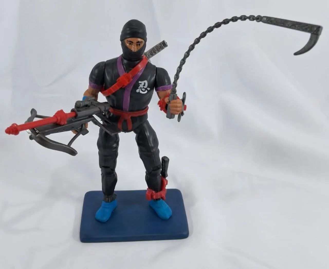 Boneco Dragão Negro coleção Rambo Glasslite completo, perfeito com base. SAVAGE. 
