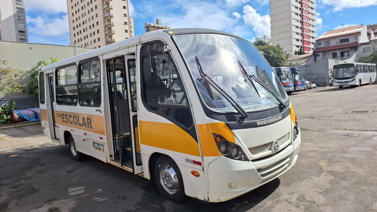 Neobus Thunder mais ano 2008 escolar 33 lugares.