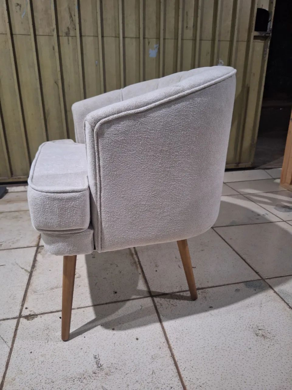  Poltronas charme somente por encomenda várias cores  - Foto 5
