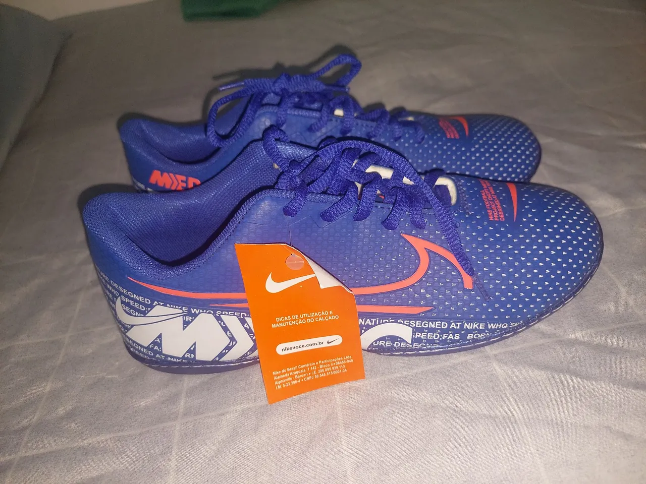 Chuteira Nike Futsal Infantil - Tamanho 39 - forma pequena